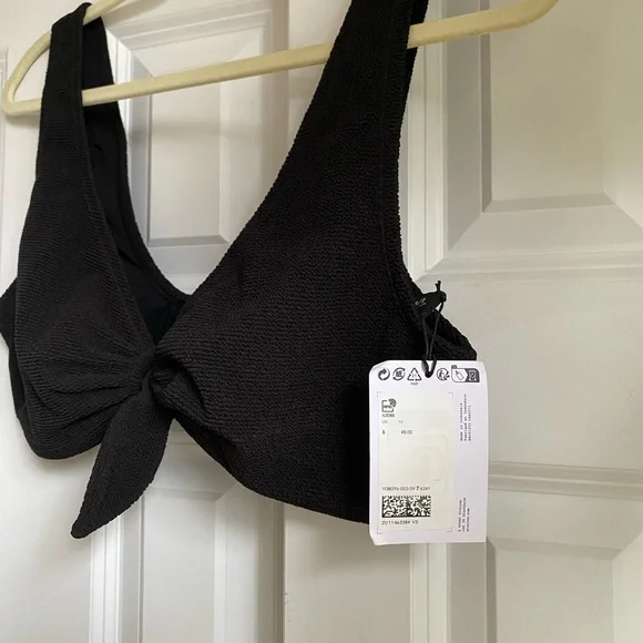 🆕 NWT & Other Stories Crepe Knot Bikini Top - Black - Picture 7 of 8